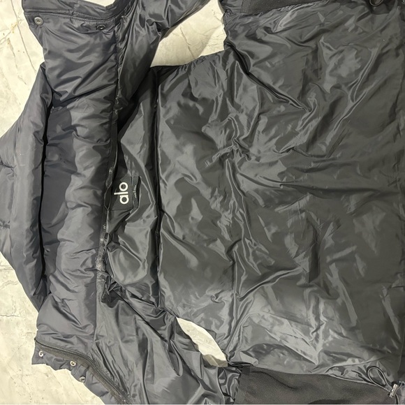 Alo Black Puffer Jacket Vest Hooded Women’s Size L - Picture 2 of 5